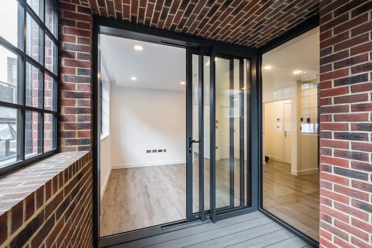 Tilney Court London EC1V photo 4