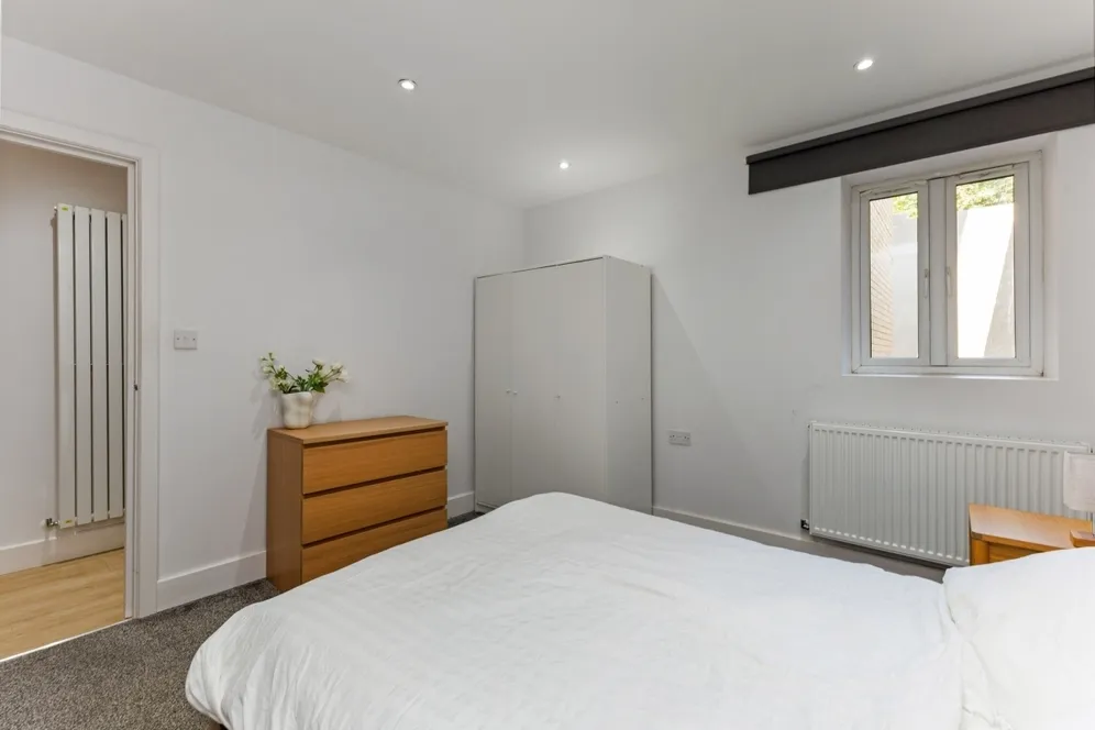 Thurlow Park Road London SE21 photo 10