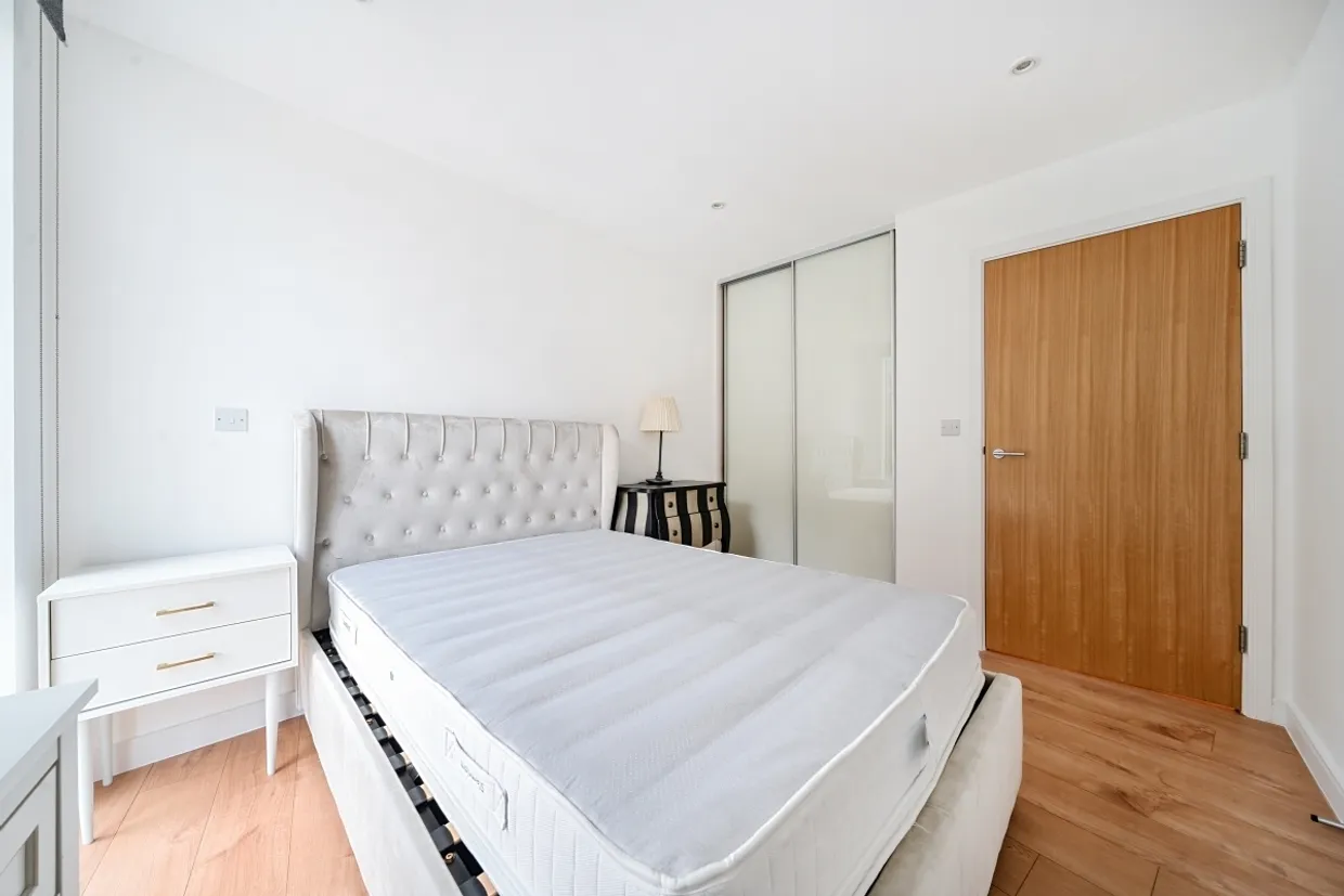 Goodchild Road London N4 photo 11