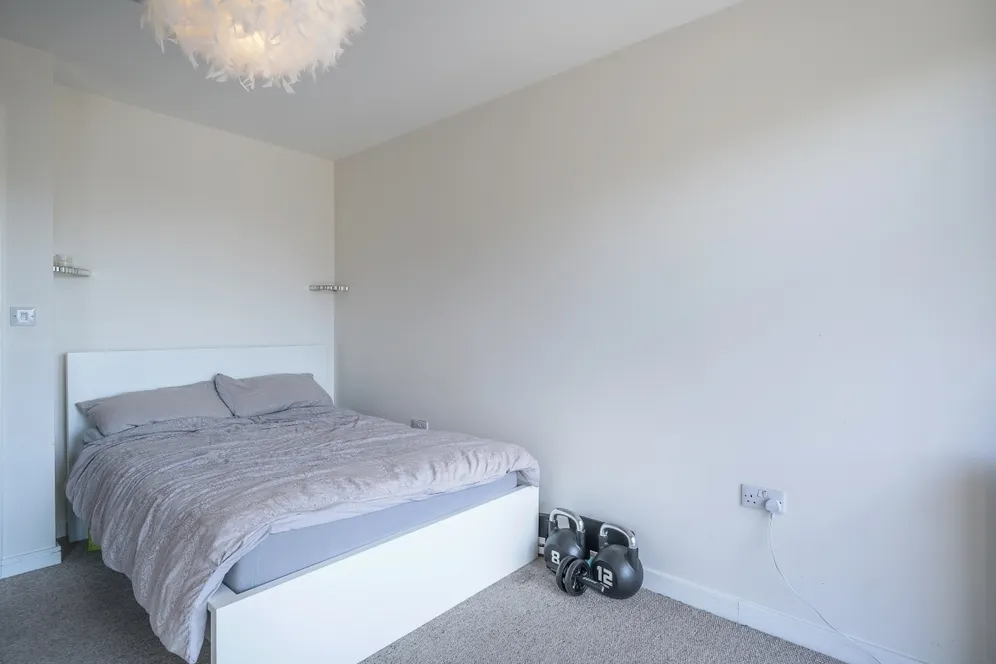 Friern Barnet Road London N11 photo 4