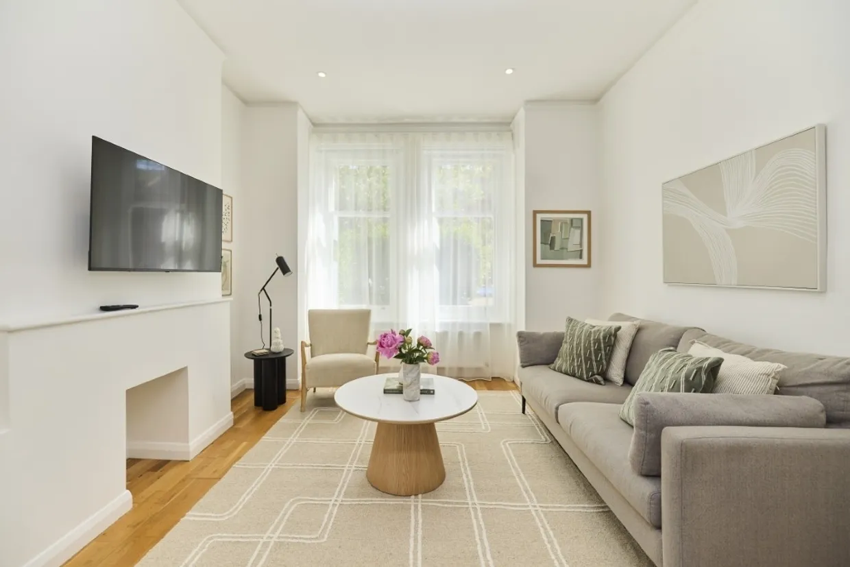 Barcombe Avenue London SW2 photo 1