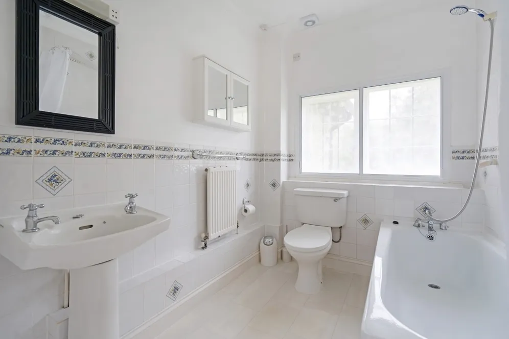 Roffey Park Colgate RH12 photo 5