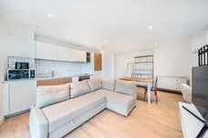 Goodchild Road London N4 photo 13
