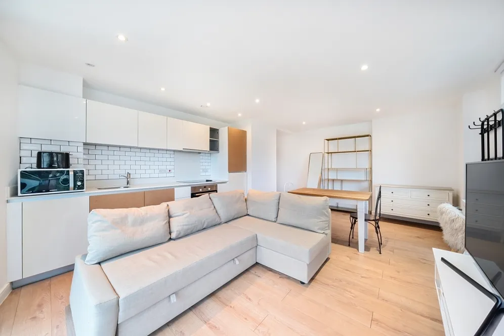 Goodchild Road London N4 photo 13