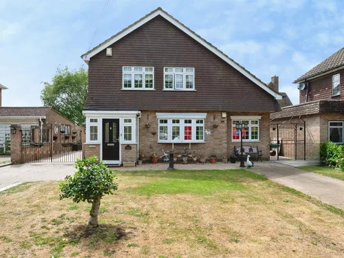 Marian Close, North Stifford, Graysphoto