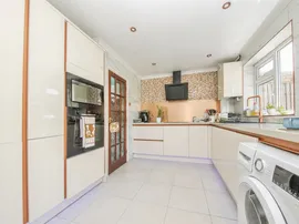 Arden Close, St Johns, COLCHESTER thumb 3