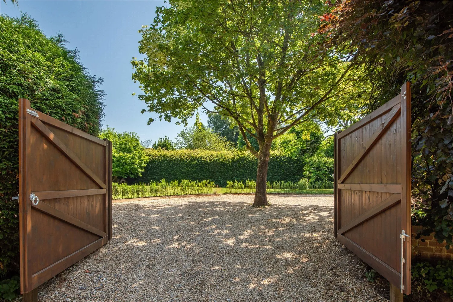 Dorking Road, Abinger Hammer, RH5 photo 25
