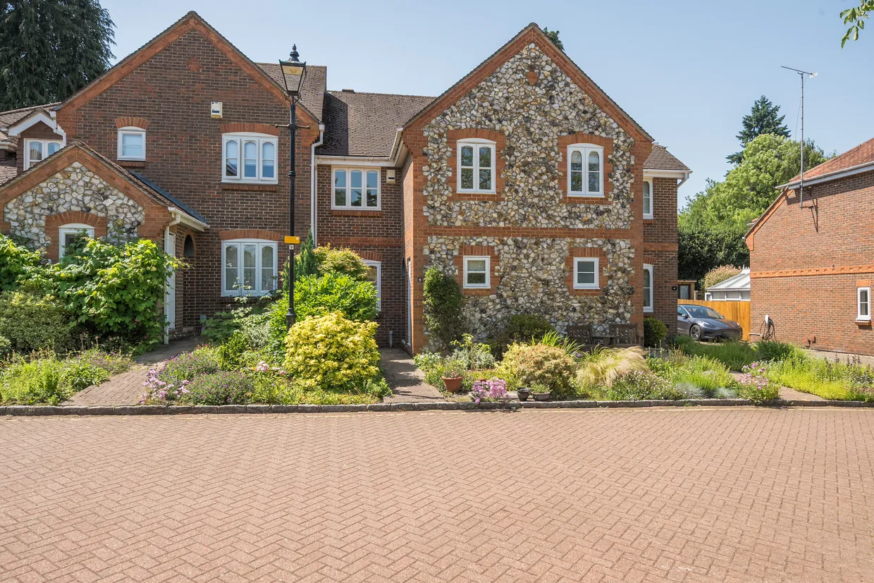 Sir Josephs Walk, Harpenden, AL5 photo 1