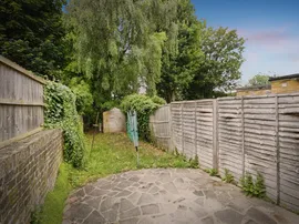 Milton Road, Warley, Brentwood thumb 3