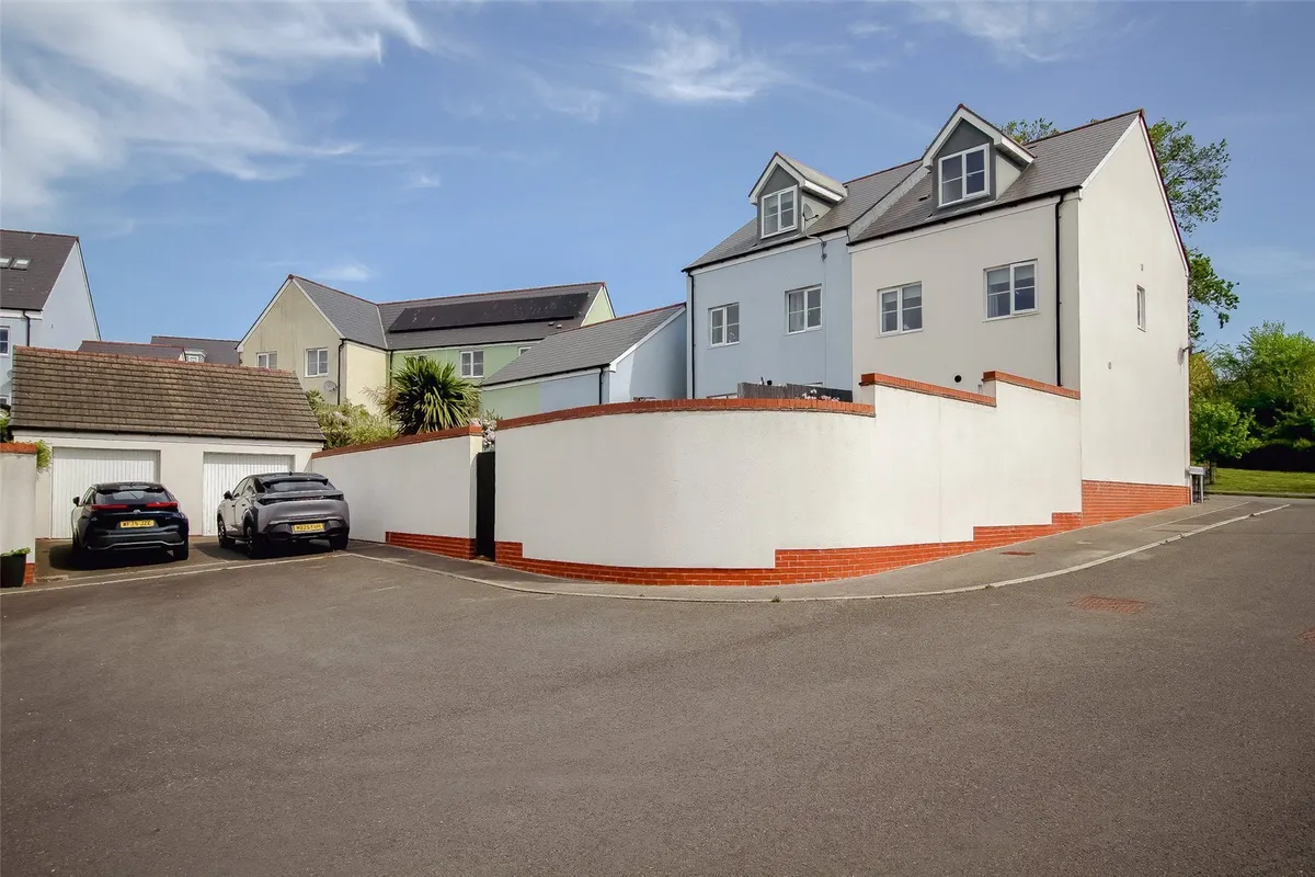 Oaktree Road, South Molton, EX36