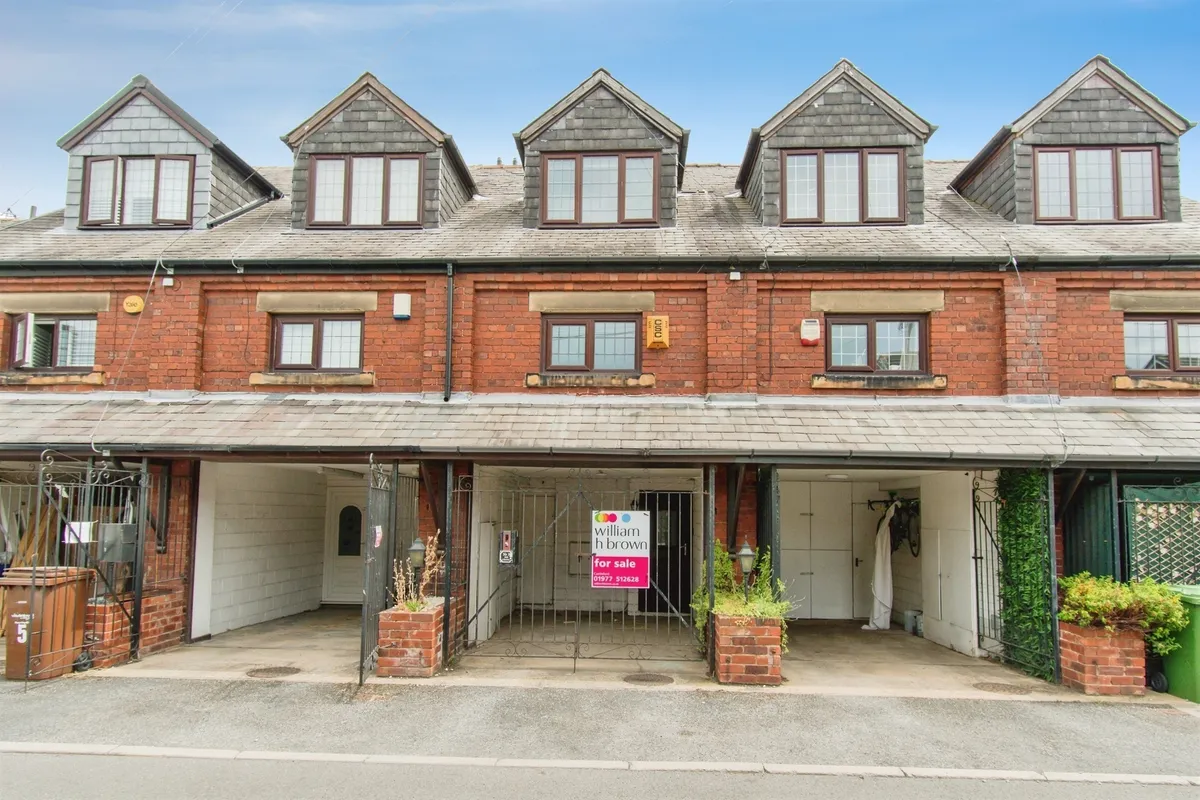 Chappel Mews, Normanton