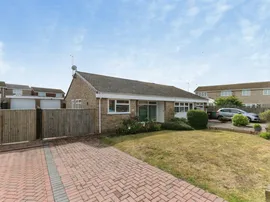 Mountbatten Drive, Eastbourne photo