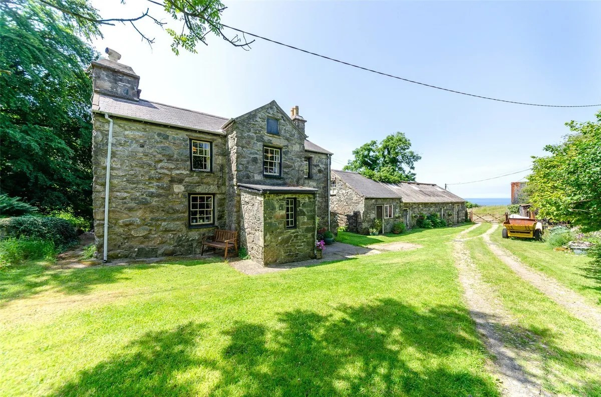 Clynnogfawr, Caernarfon, Gwynedd, LL54