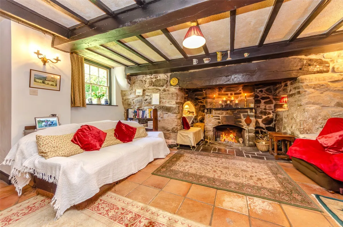 Clynnogfawr, Caernarfon, Gwynedd, LL54