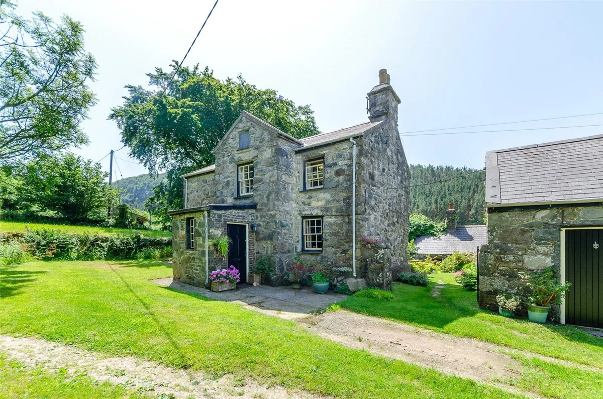 Clynnogfawr, Caernarfon, Gwynedd, LL54