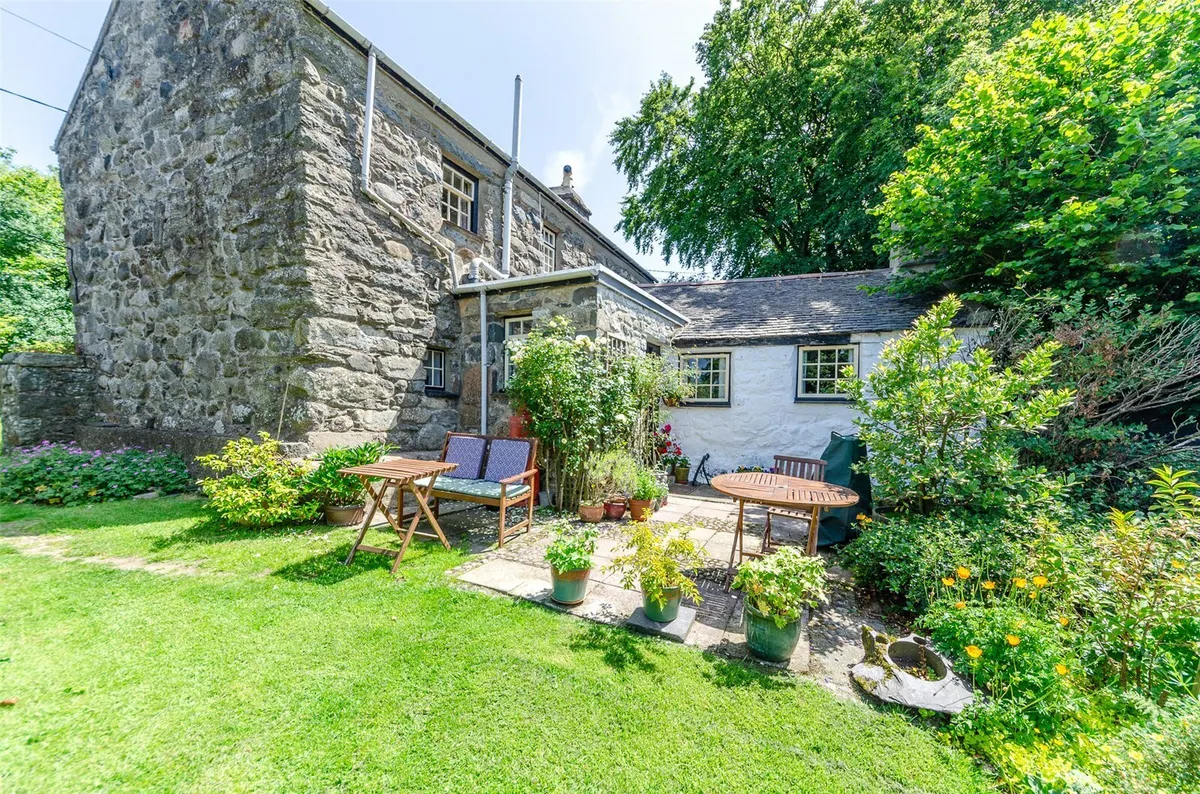Clynnogfawr, Caernarfon, Gwynedd, LL54