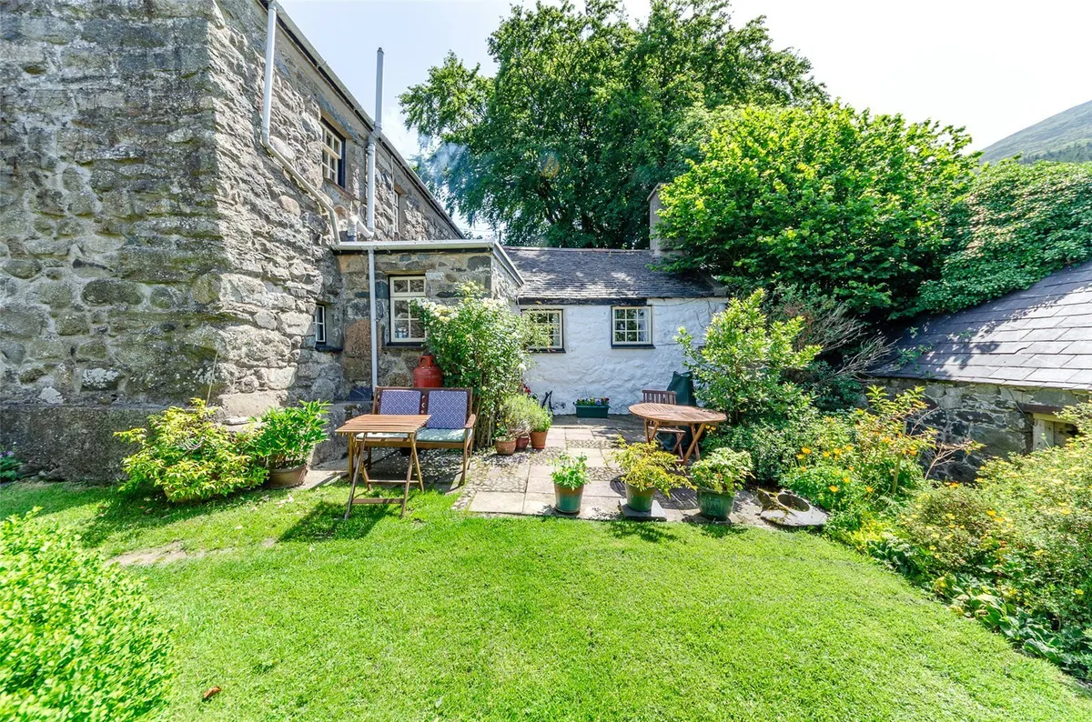 Clynnogfawr, Caernarfon, Gwynedd, LL54