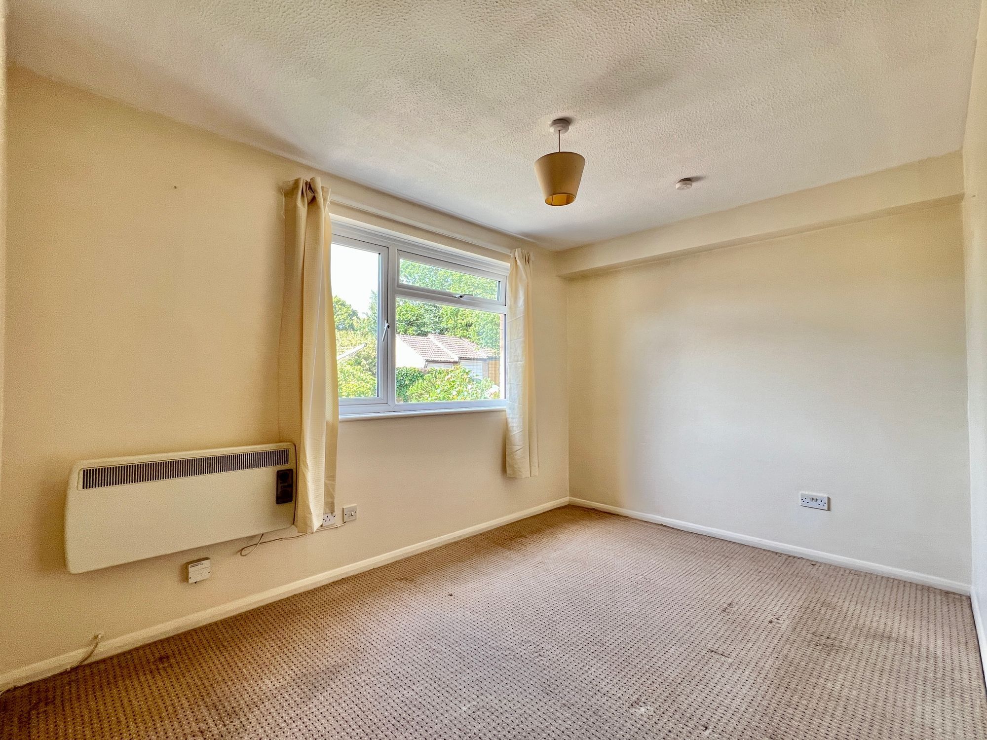Allington Close, Taunton - NO onward chain! Image 4