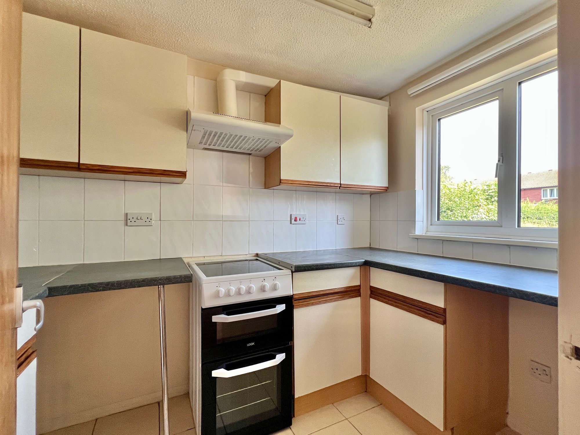 Allington Close, Taunton - NO onward chain! Image 6