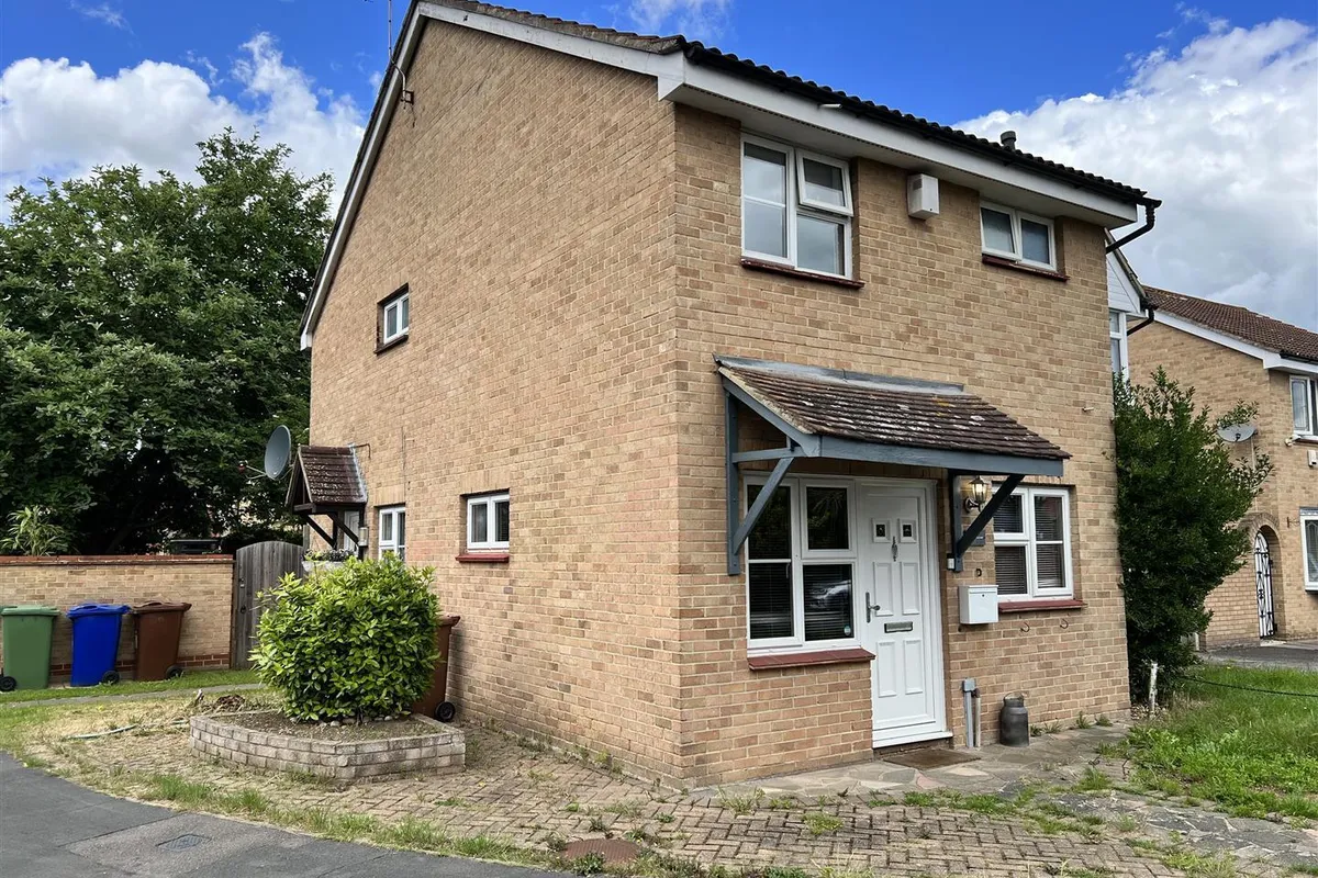 Kiln Way, Badgers Dene, GRAYS