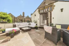 Lightenfield Lane, Netherton, HUDDERSFIELD