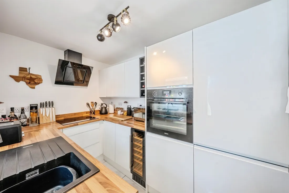 Property photo 28