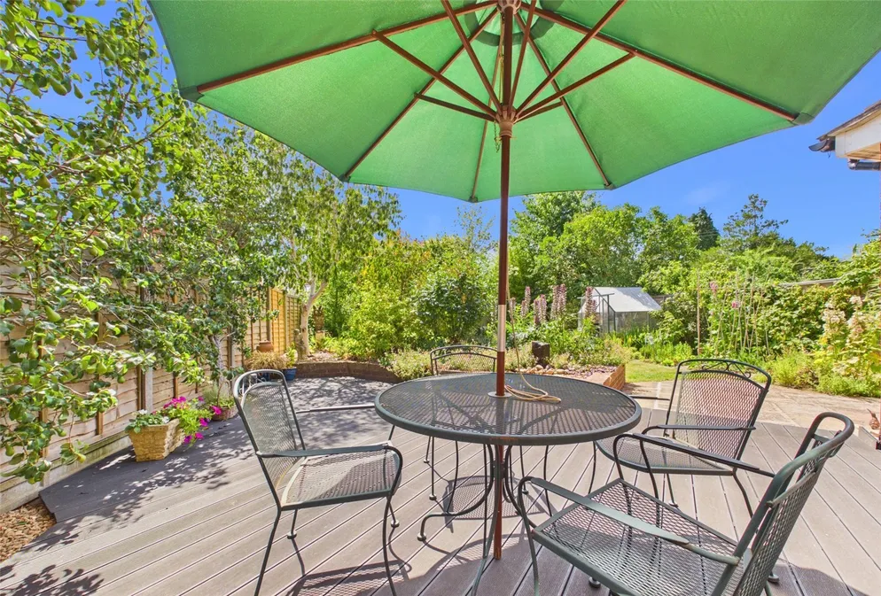 Property carousel item 18