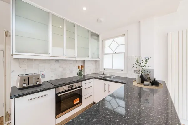 Waldegrave Road, Teddington, TW11 photo 5