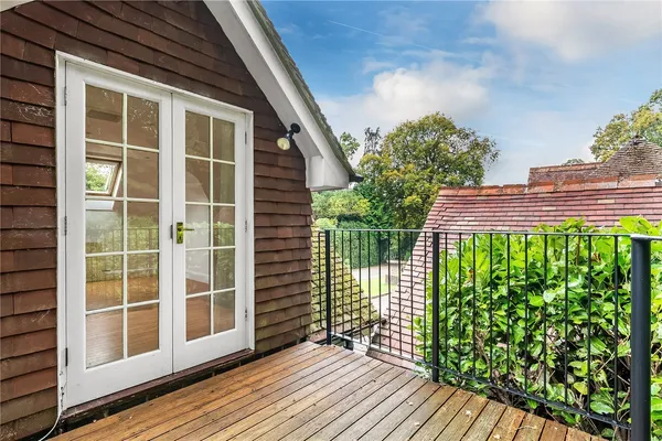Stoneswood Road, Oxted, RH8 photo 3