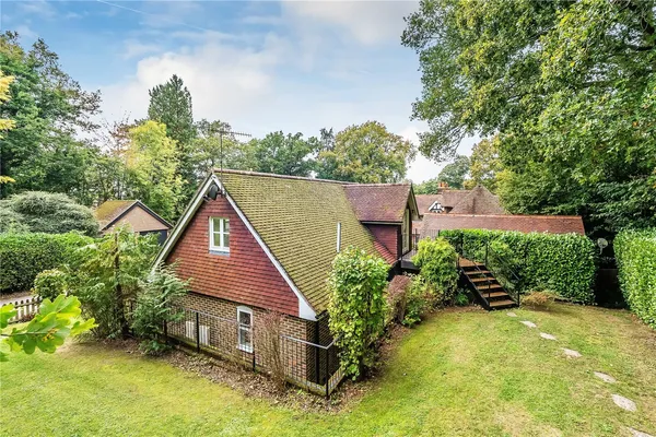 Stoneswood Road, Oxted, RH8 photo 5