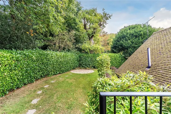 Stoneswood Road, Oxted, RH8 photo 6