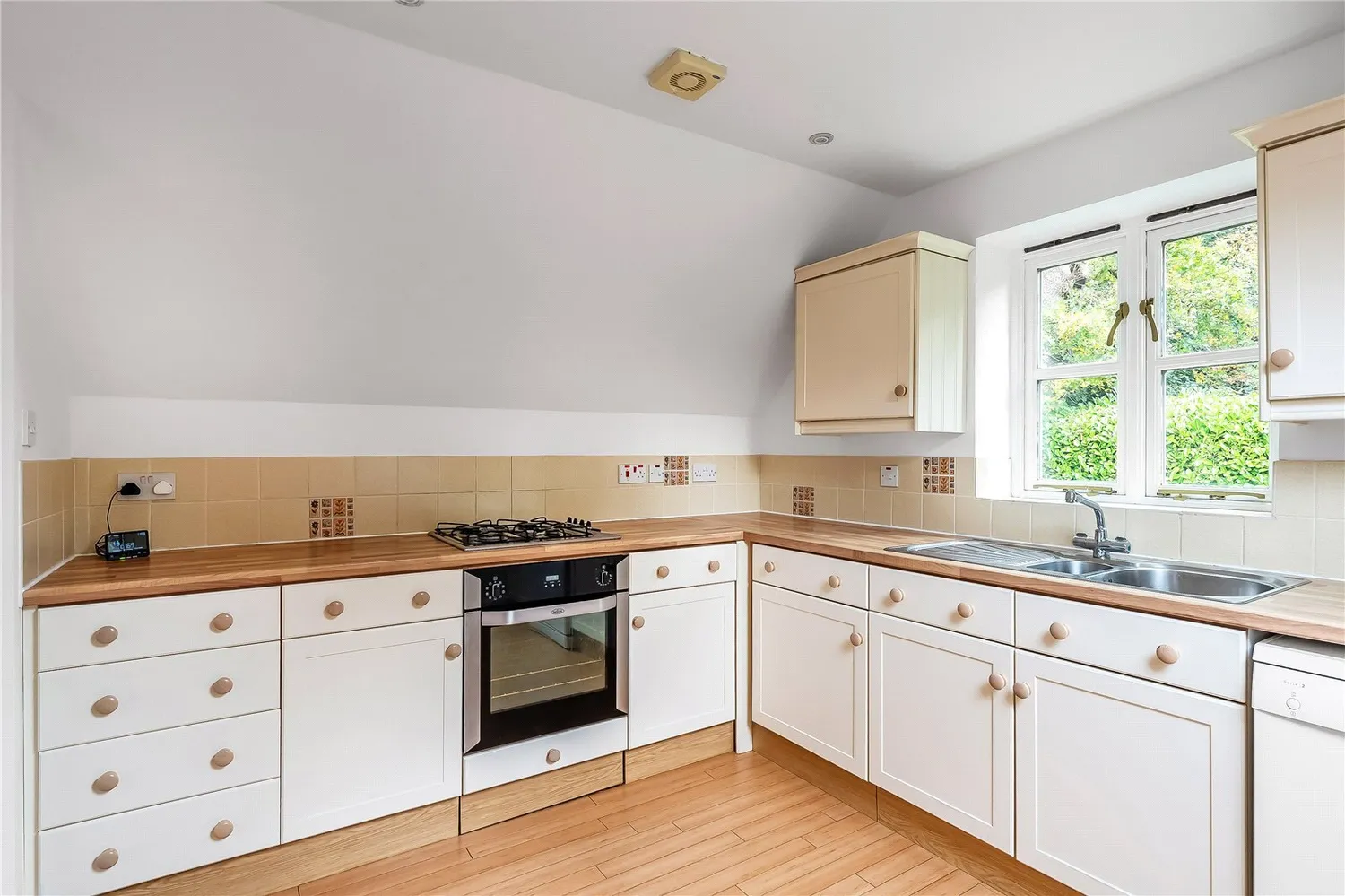Stoneswood Road, Oxted, RH8 photo 9