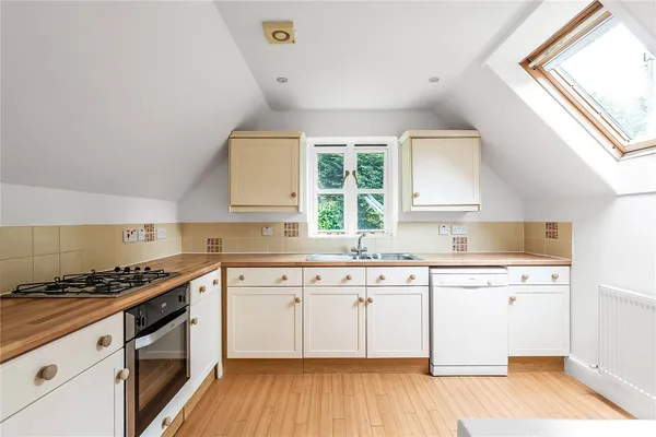 Stoneswood Road, Oxted, RH8 photo 11