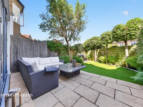 Coval Road, Londonphoto