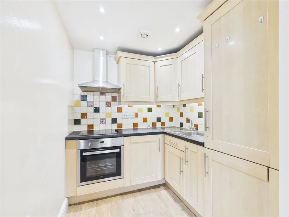 Property carousel item 4