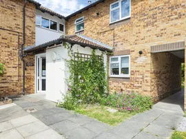 Larks Meade, Earley, Reading photo