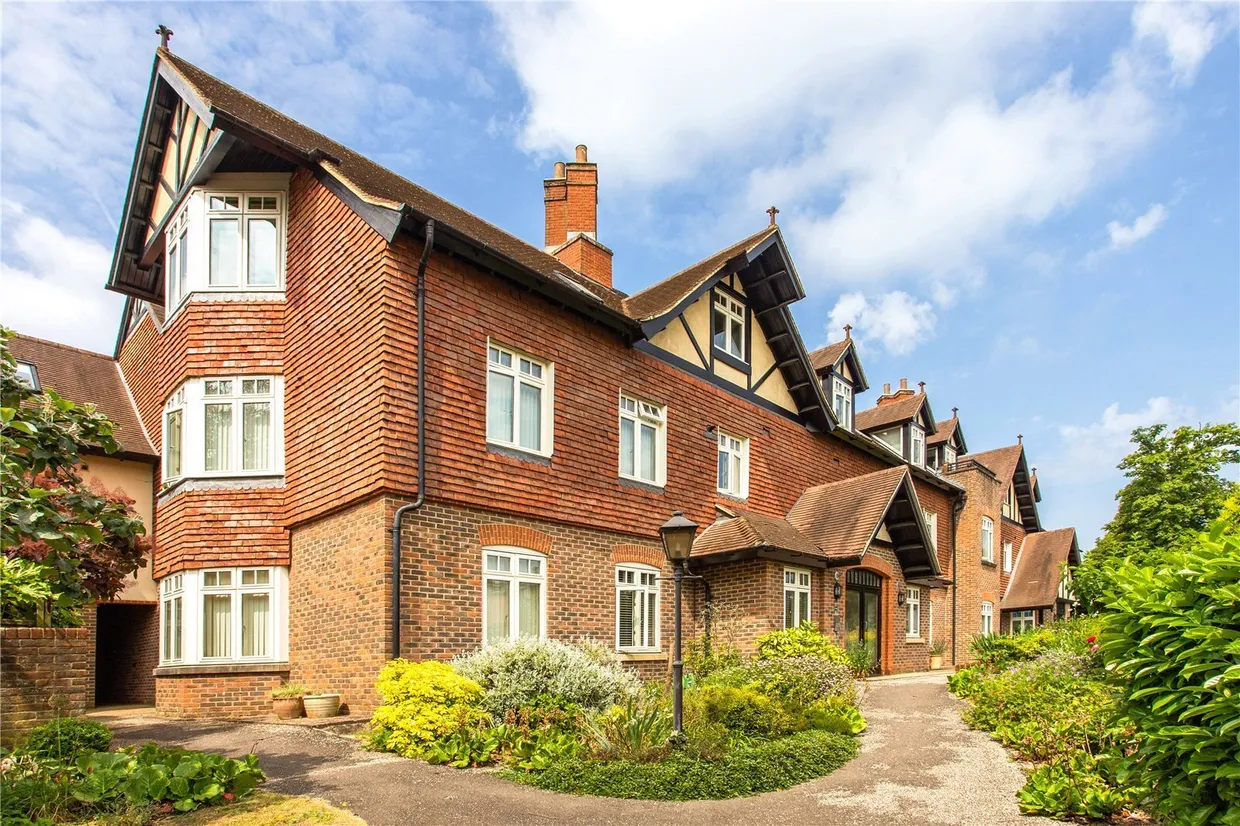Horsham Road, Bramley, GU5 photo 1