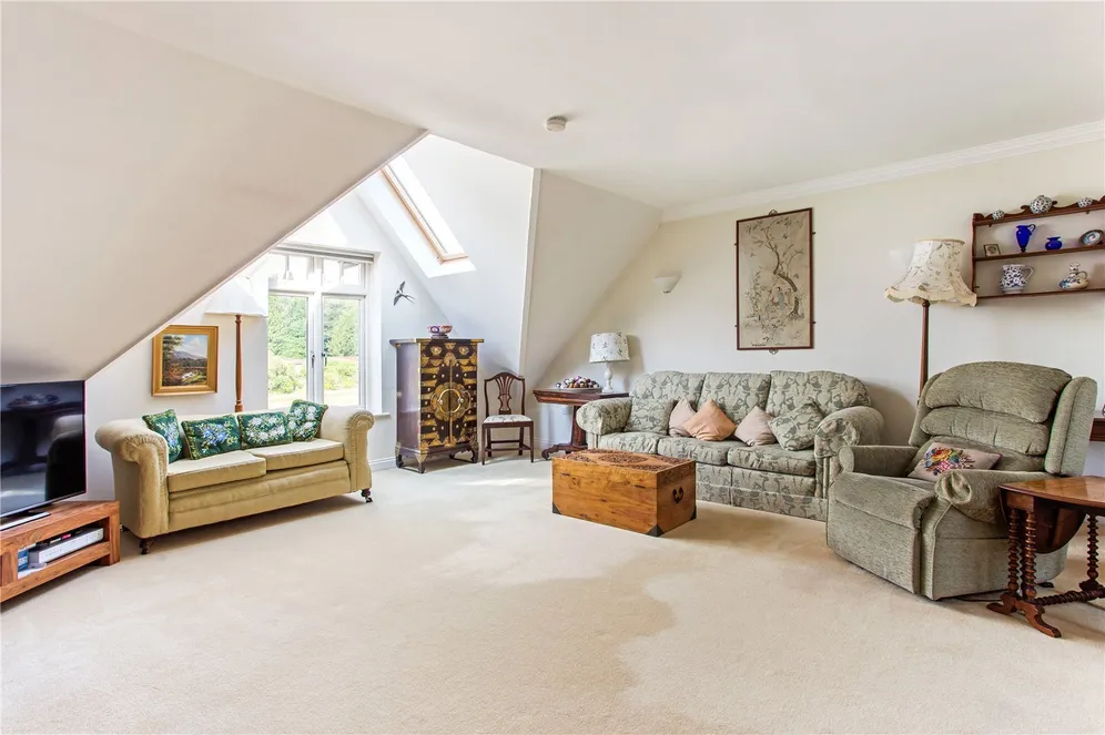 Horsham Road, Bramley, GU5 photo 3