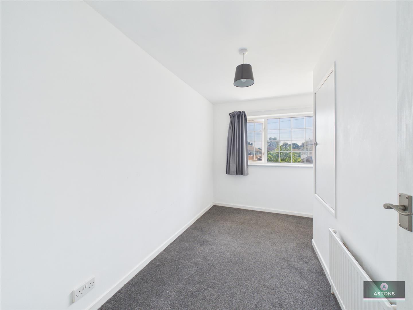 Ashdown Drive, Crawley Image 8