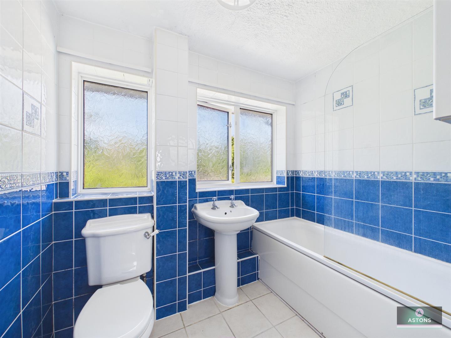 Ashdown Drive, Crawley Image 10