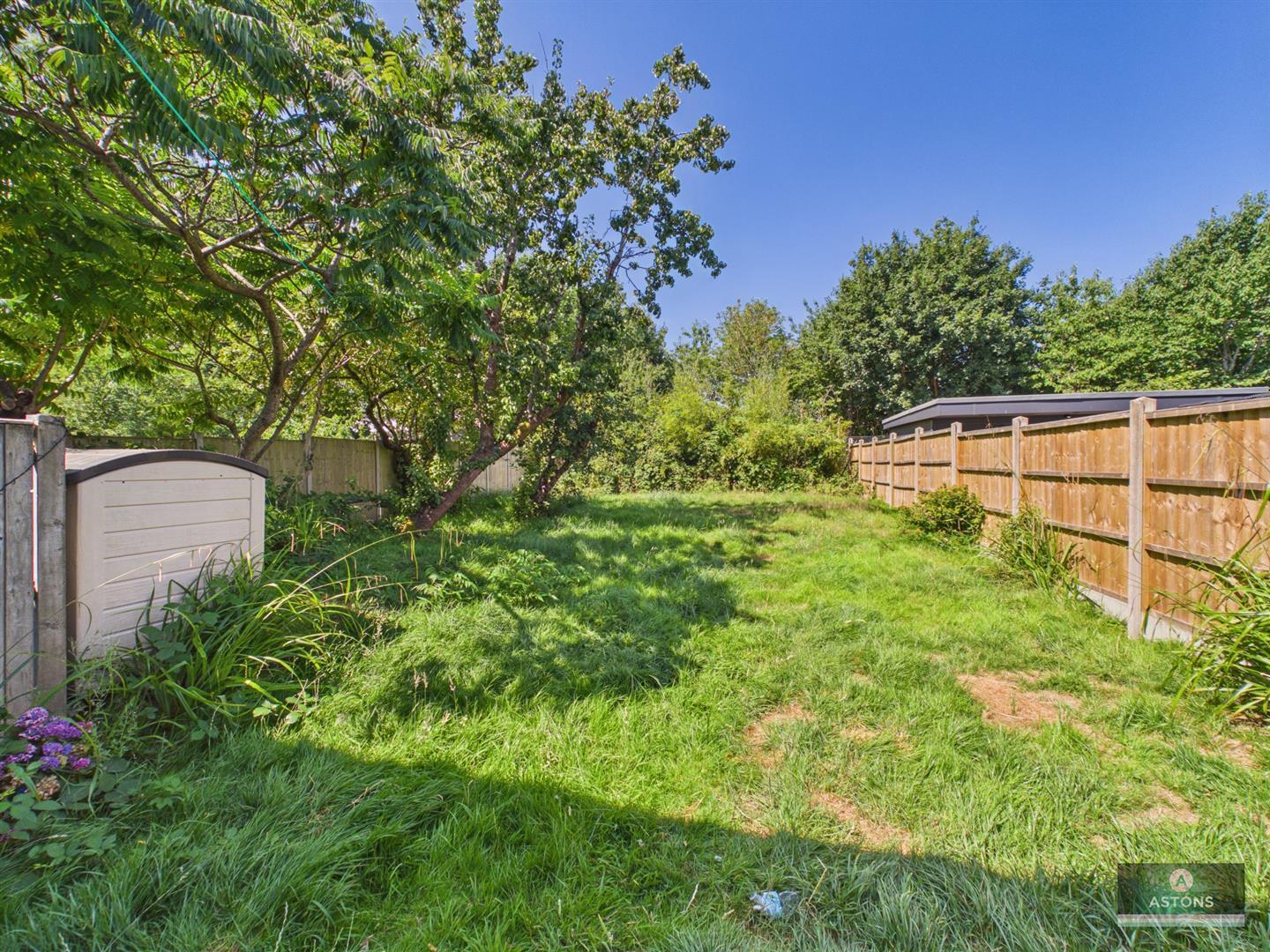 Ashdown Drive, Crawley Image 13