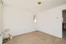 Cunningham Drive, Eye