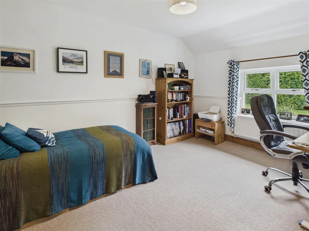 Grey Orchard, Ciffig, Whitland - Cottage in 3.5 Acres