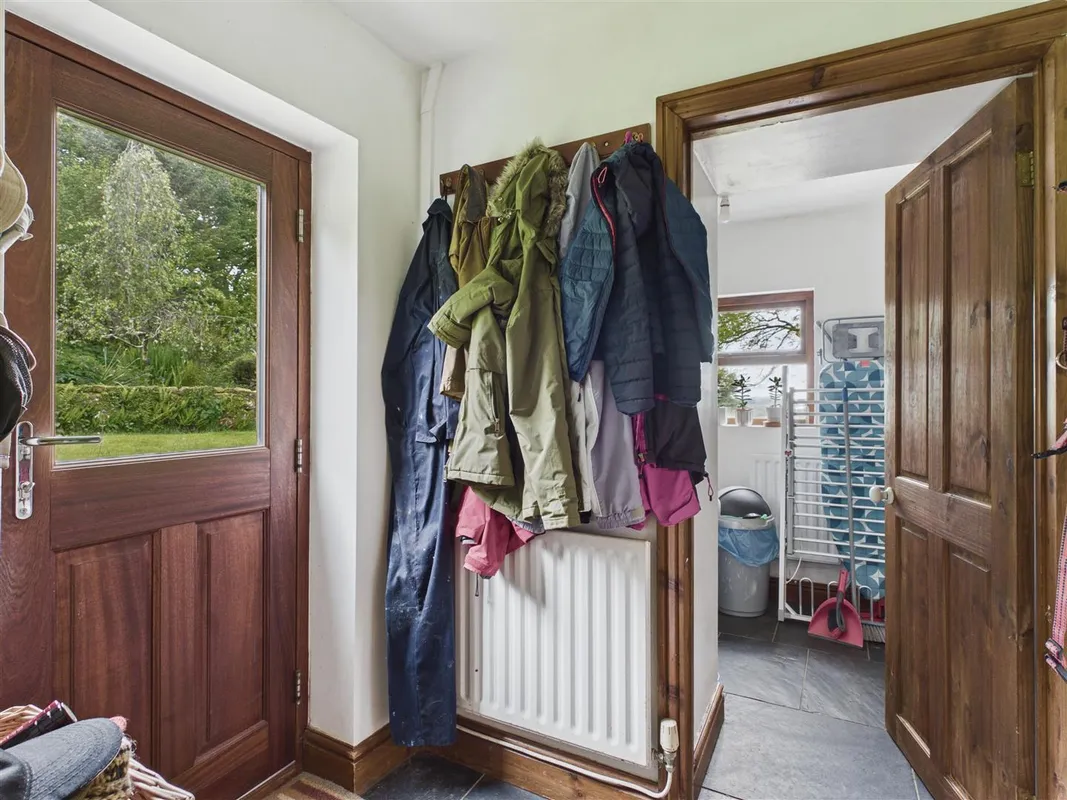 Grey Orchard, Ciffig, Whitland - Cottage in 3.5 Acres