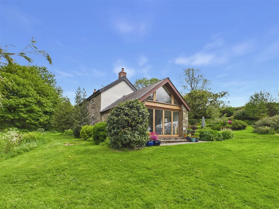 Grey Orchard, Ciffig, Whitland - Cottage in 3.5 Acres