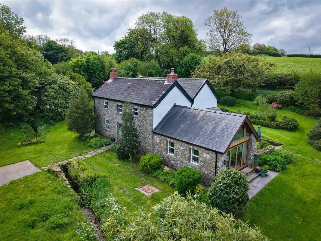Grey Orchard, Ciffig, Whitland - Cottage in 3.5 Acres