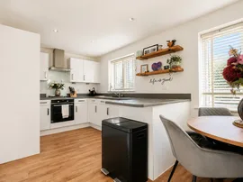 Holloway Mews, Fair Oak, Eastleigh thumb 2