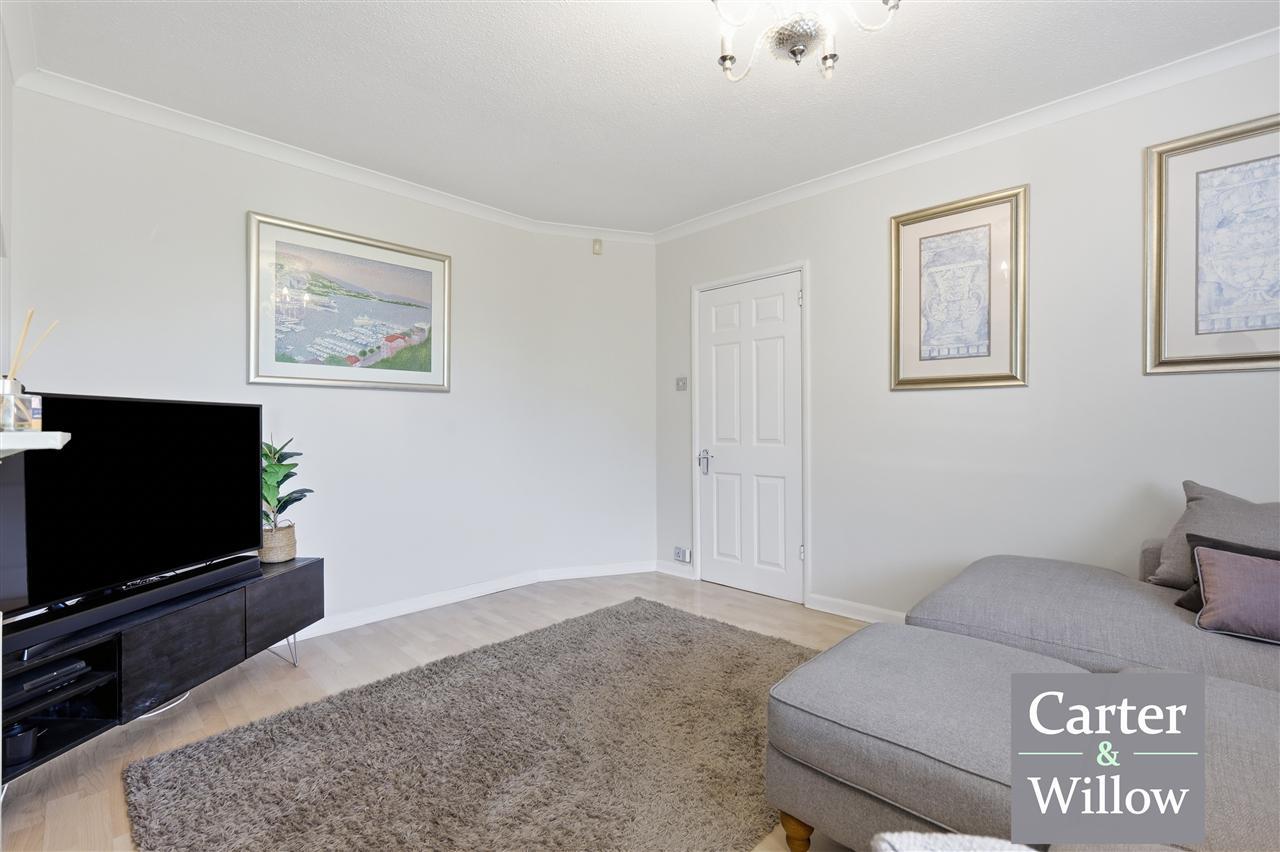 Bromhall Road, Essex Image 8