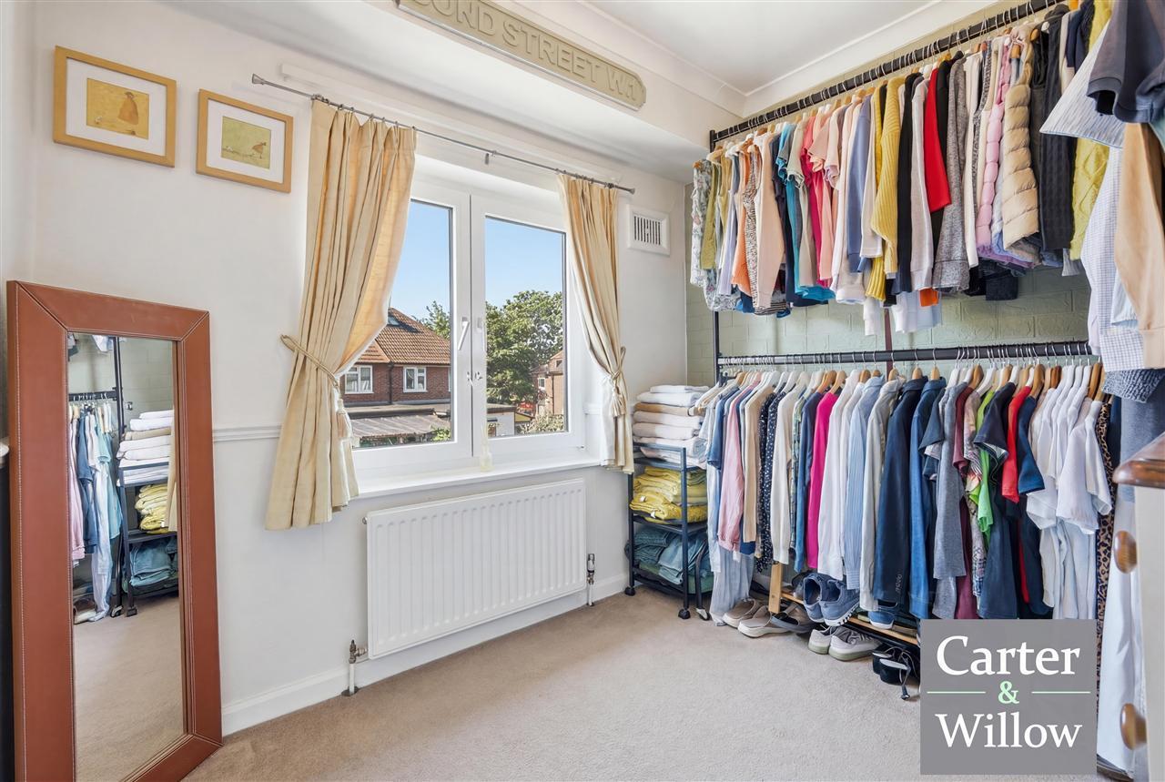 Bromhall Road, Essex Image 17
