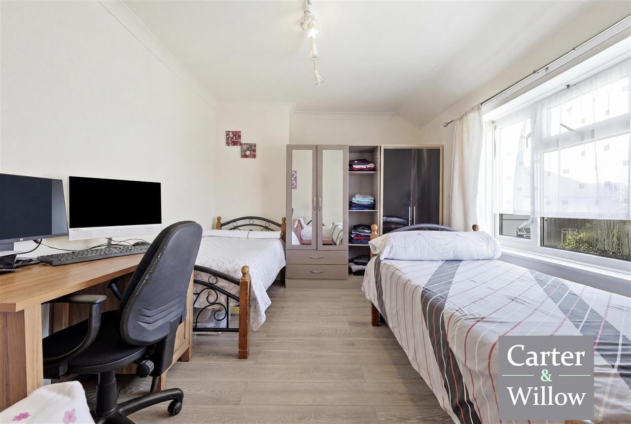 Holgate Gardens, Essex Image 11